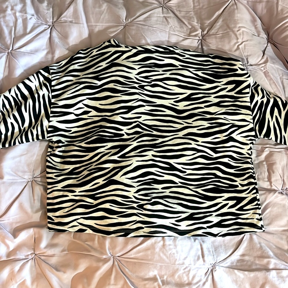 Zebra Sweater - Picture 4 of 5